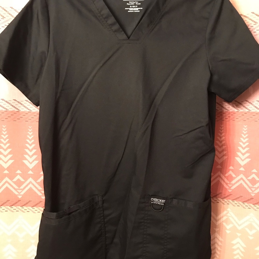 Cherokee scrub top